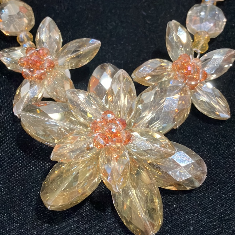 Beautiful Yellow Starburst Statement Necklace-G15 - image 3